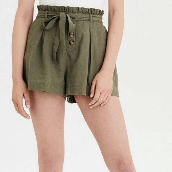 American Eagle Outfitters Pants - 𝅺American Eagle Olive Green Paper‎ Bag Shorts Size XL